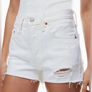 Aritzia Levi's Sz 25 501 Original White Distressed Denim Short